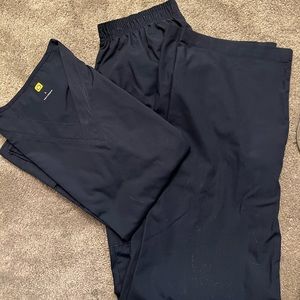 WonderWink. Scrub Set - Large Top - Medium Tall Pants